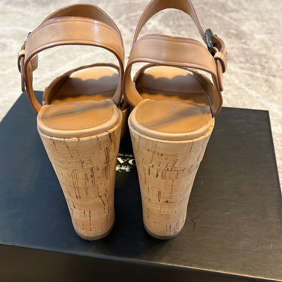 NWT COACH APRIL SOFT VEG LEATHER IN BEECHWOOD COLOR, SIZE 8M - Picture 5 of 10